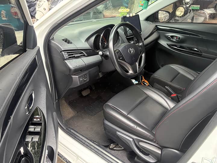 Toyota Yaris L Hatchback, 2022 — фото 2 из 5