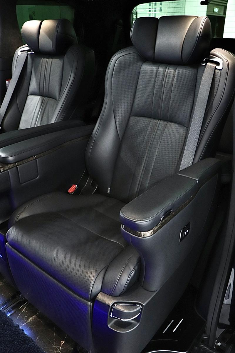 Toyota Vellfire, 2021 — фото 12 из 12