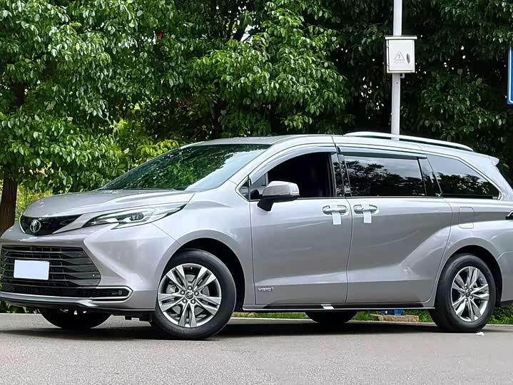Toyota Sienna, 2022 — купить в Туле под ключ