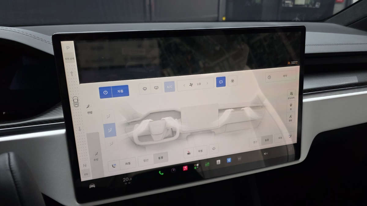 Tesla Model X, 2023 — фото 10 из 12