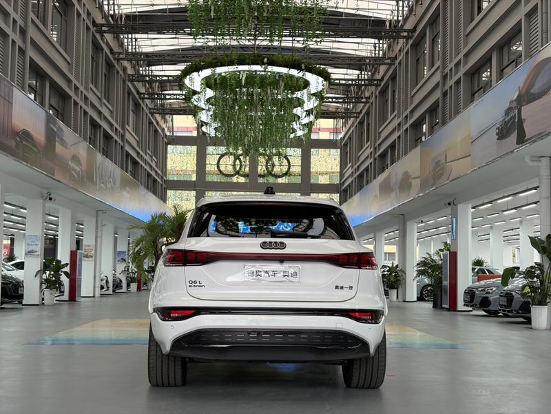 Audi Q6L e-tron, 2025 — фото 4 из 12
