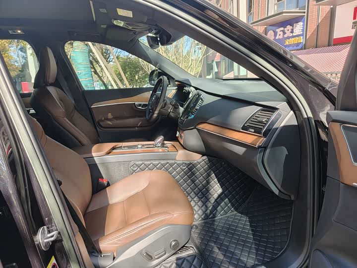 Volvo XC90, 2022 — фото 8 из 12