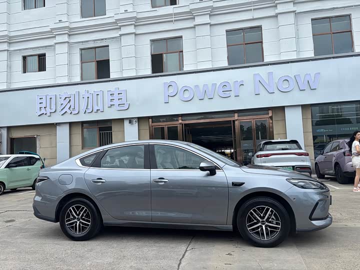 BYD Seal 05 DM-i Hybrid, 2024 — фото 4 из 9