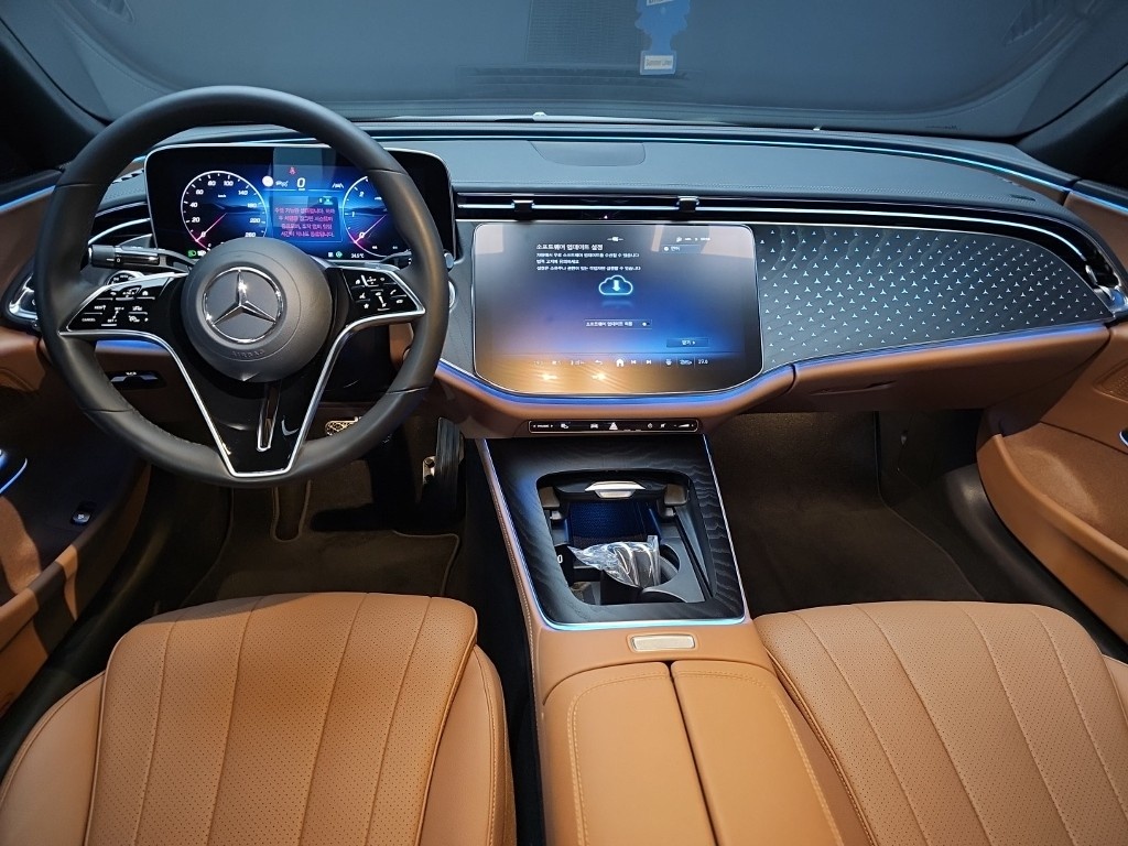 Mercedes-Benz E-Class, 2024 — фото 7 из 12