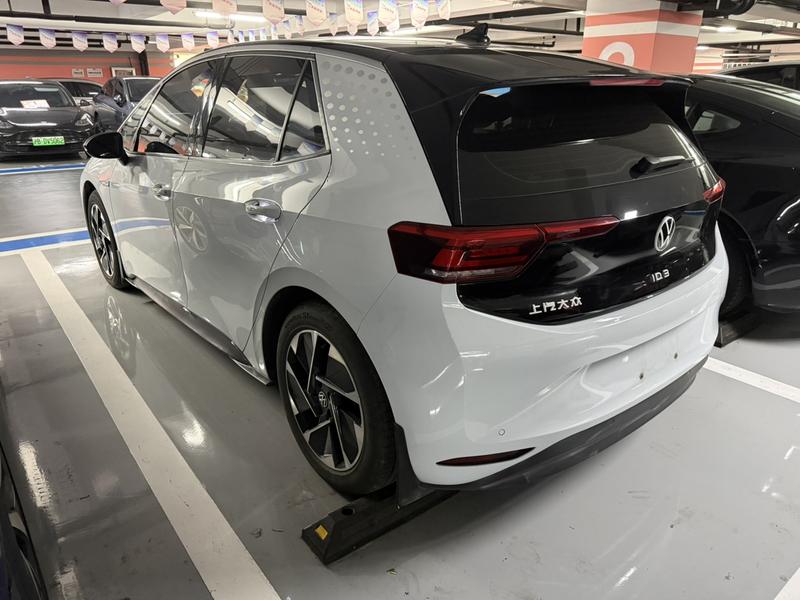 Volkswagen ID.3, 2023 — фото 3 из 11