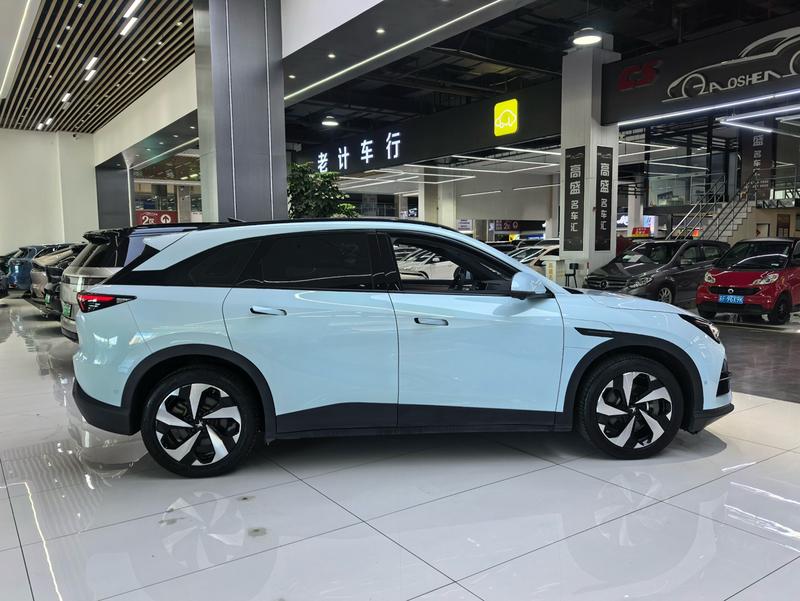 BAIC Arcfox Alpha T5, 2024 — фото 7 из 12