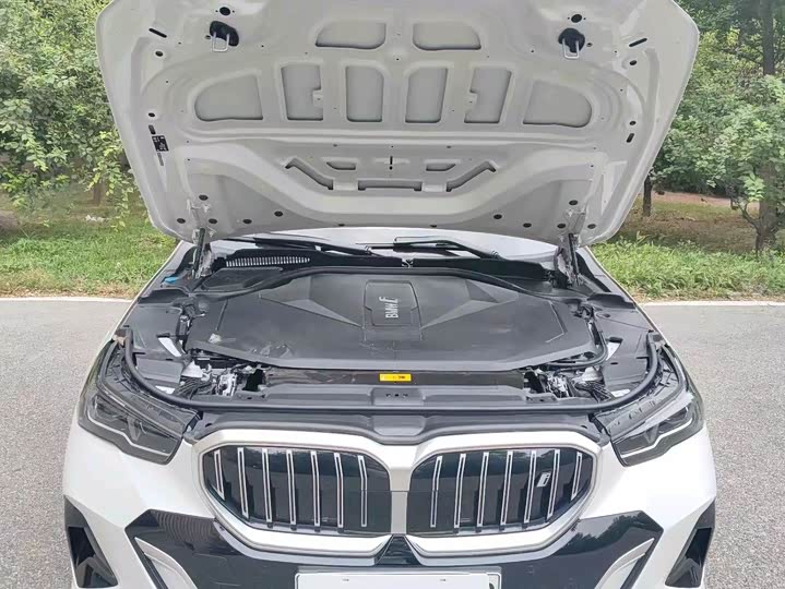 BMW i5, 2025 — фото 6 из 9