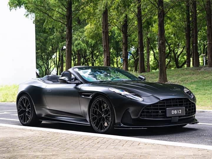 Aston Martin DB12, 2025 — фото 3 из 9