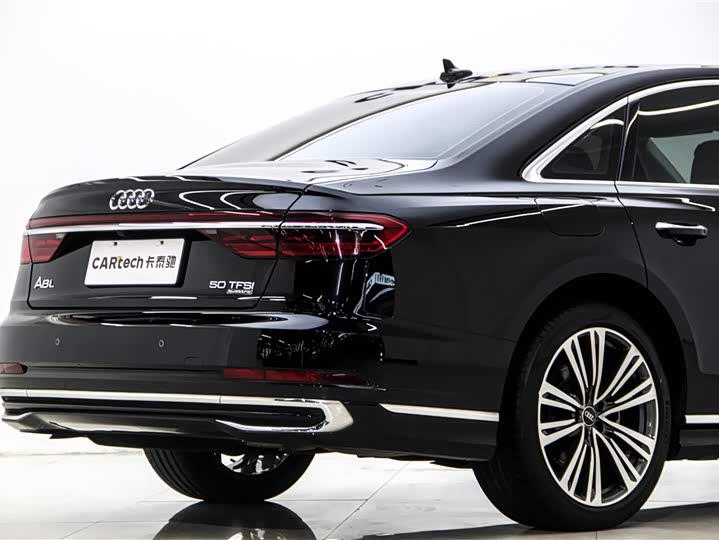 Audi A8, 2023 — фото 8 из 9