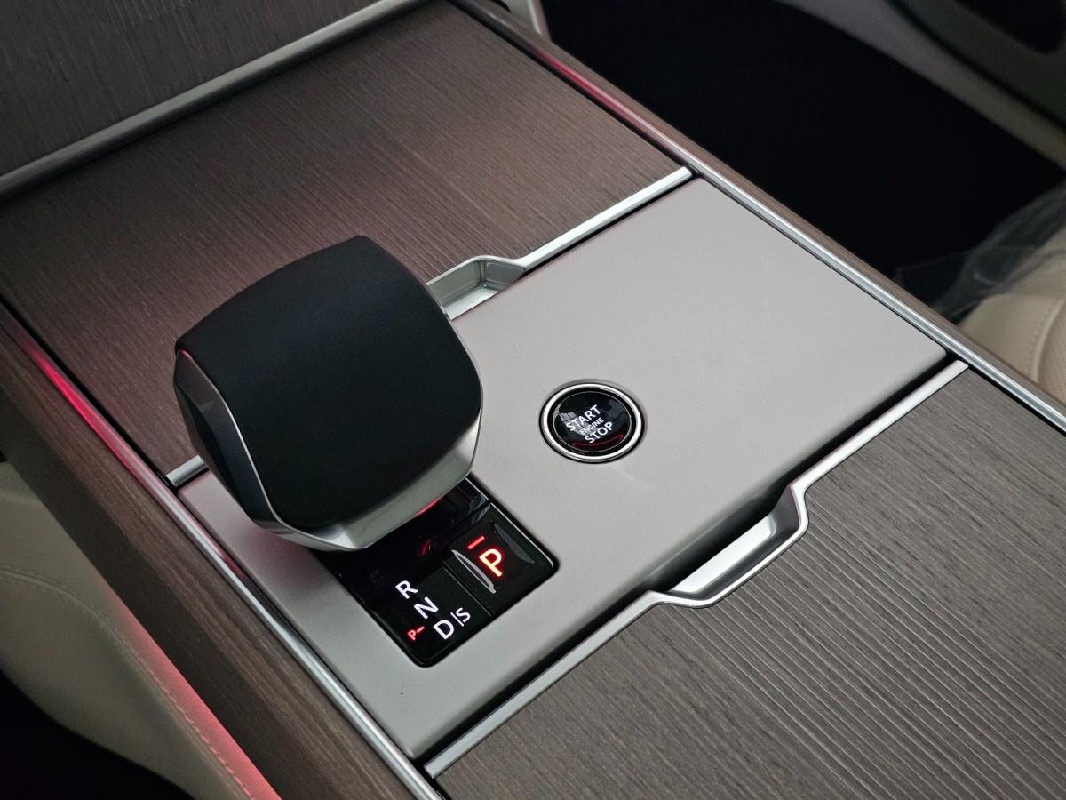 Land Rover Range Rover, 2025 — фото 12 из 12