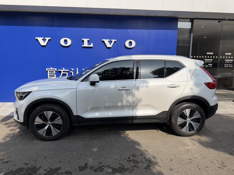 Volvo XC40, 2024 — фото 4 из 12