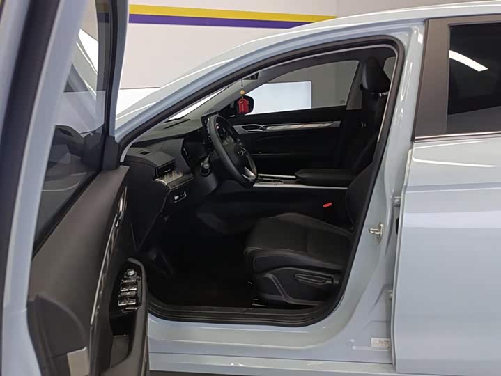 Geely Emgrand L Hi·P Hybrid, 2023 — фото 9 из 9