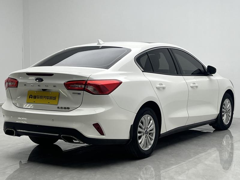 Ford Focus, 2021 — фото 7 из 12