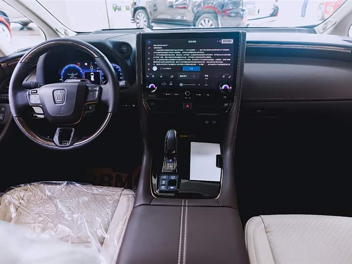 Toyota Vellfire, 2023 — фото 9 из 12
