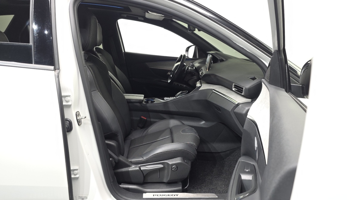Peugeot 3008, 2022 — фото 11 из 12
