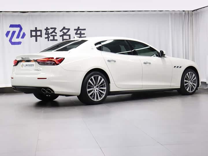 Maserati Quattroporte, 2022 — фото 3 из 3