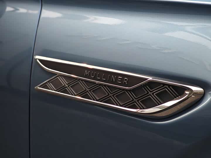 Bentley Flying Spur Hybrid, 2025 — фото 7 из 9