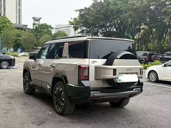 BYD FangChengBao Leopard 8, 2025 — фото 2 из 7