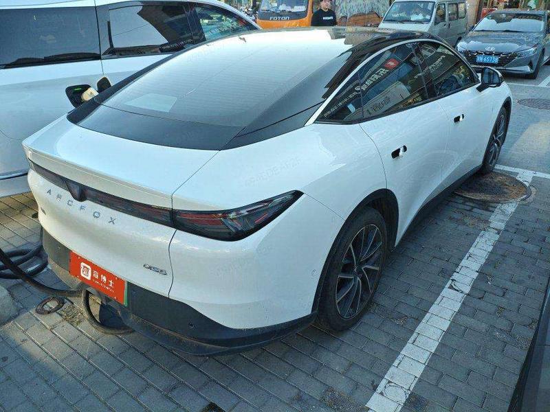 BAIC Arcfox Alpha S5, 2025 — фото 4 из 10