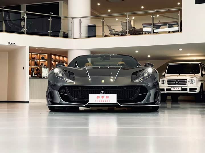 Ferrari 812, 2022 — фото 4 из 9