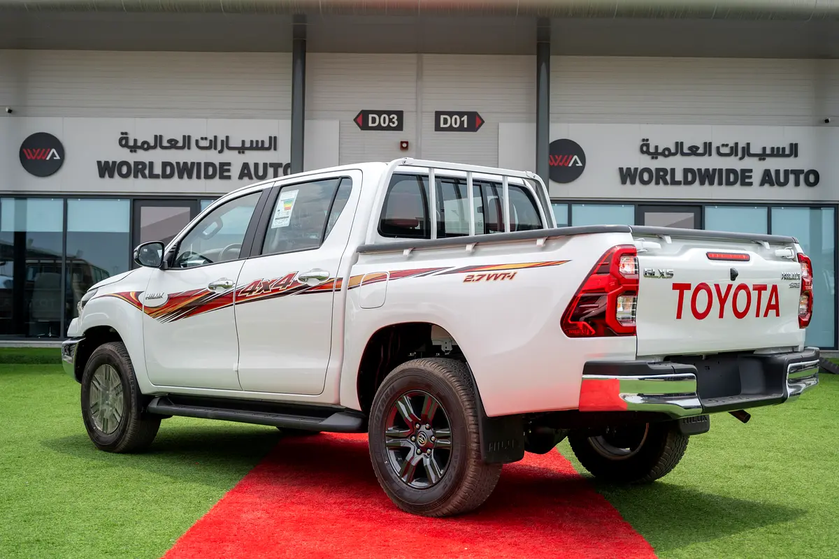 Toyota Hilux, 2026 — фото 4 из 10