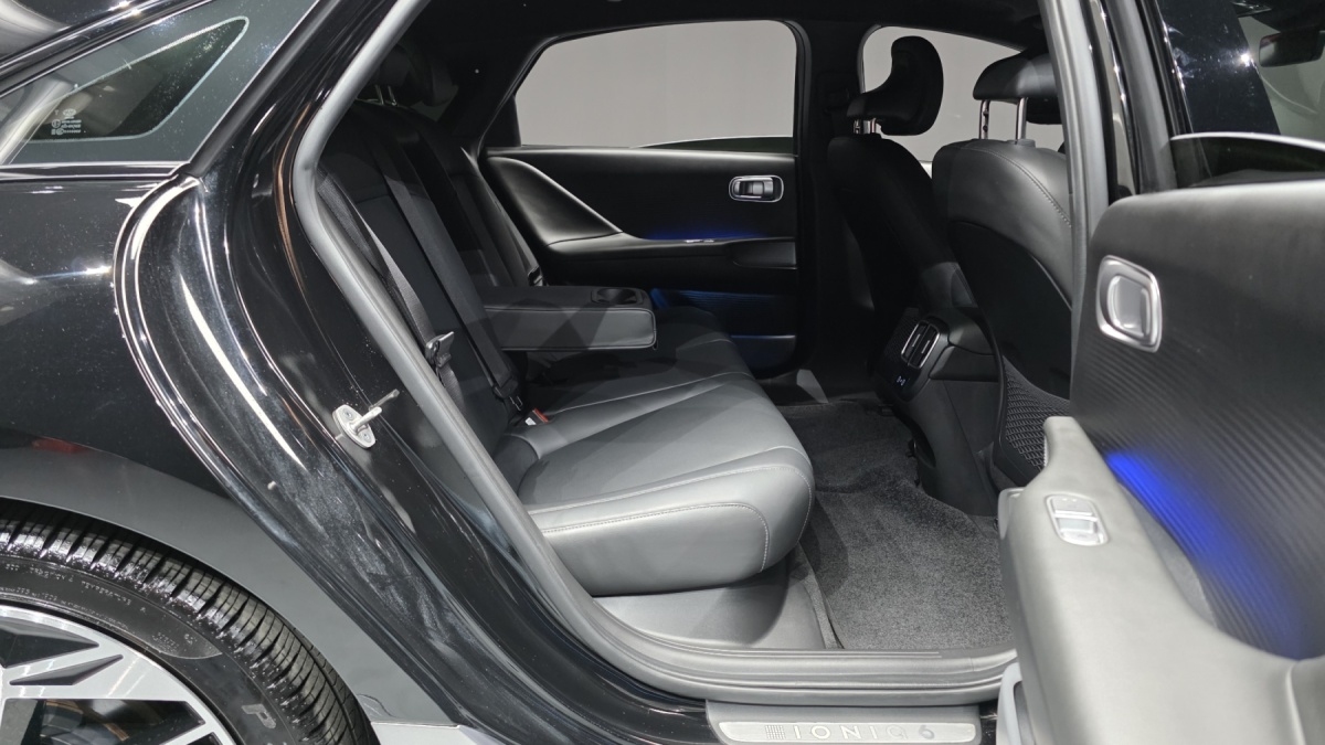 Hyundai Ioniq 6, 2023 — фото 12 из 12