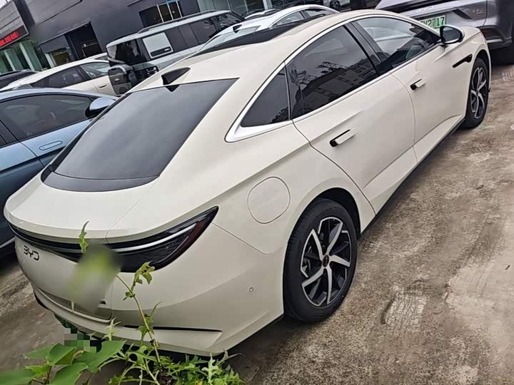 BYD Seal 07 DM-i Hybrid, 2025 — фото 5 из 9