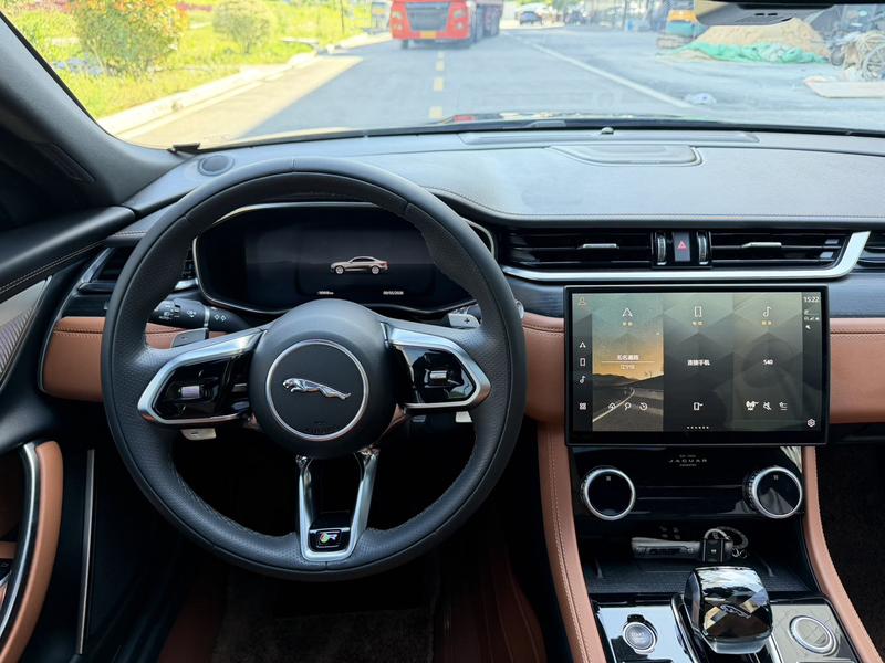 Jaguar XF L, 2023 — фото 7 из 12