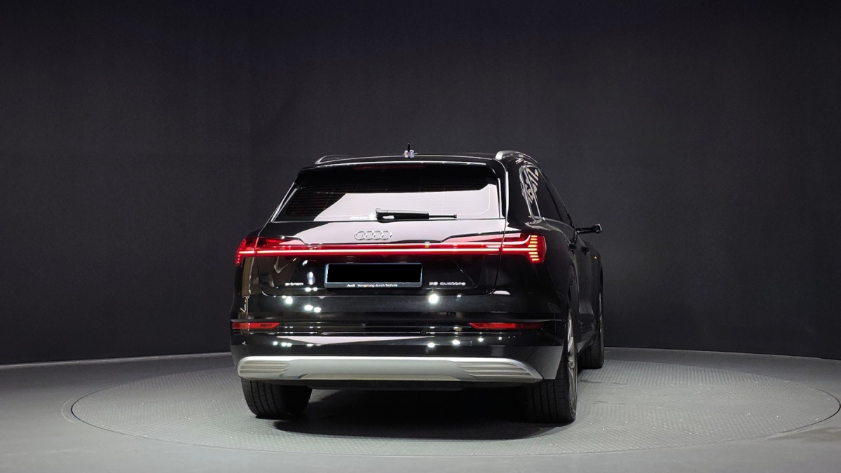 Audi e-tron, 2021 — фото 4 из 12