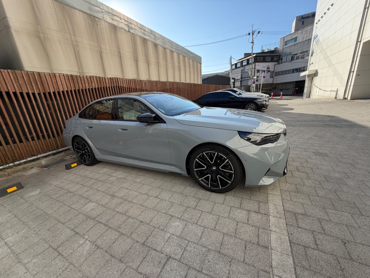BMW M5, 2025 — фото 7 из 11