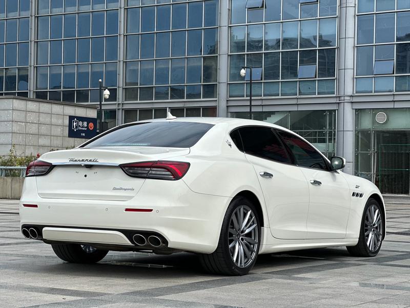 Maserati Quattroporte, 2022 — фото 7 из 12