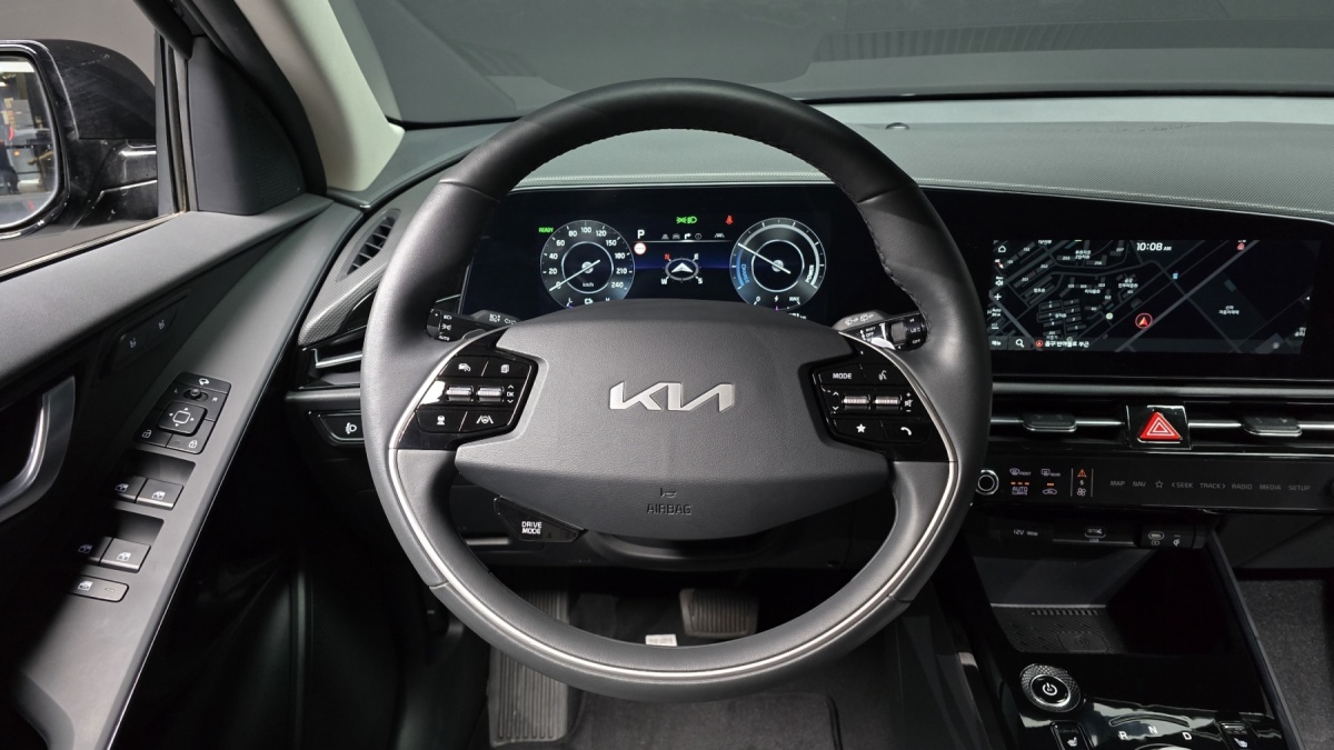 Kia Niro, 2023 — фото 12 из 12