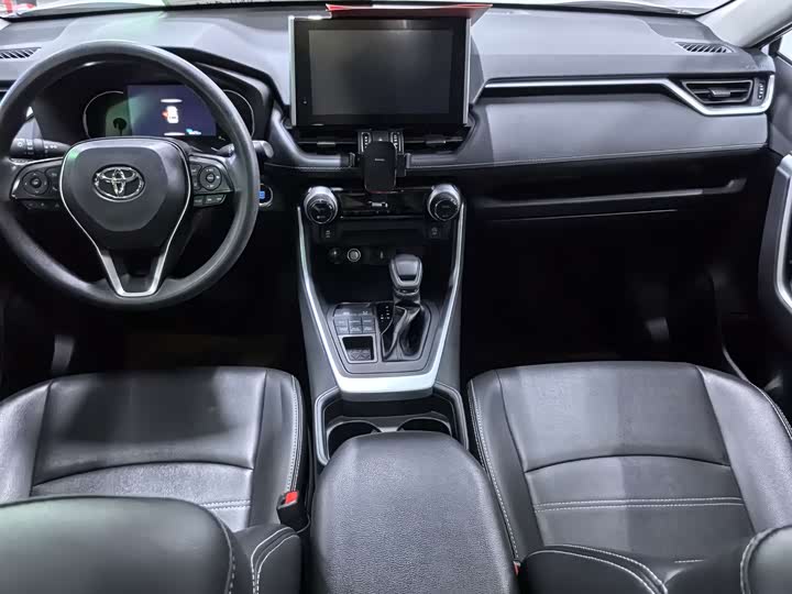 Toyota RAV4, 2022 — фото 8 из 9