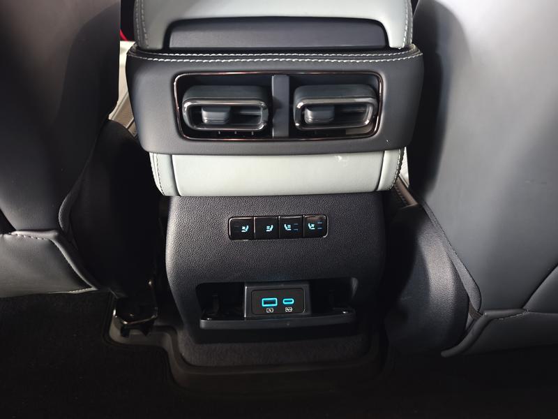 BYD FangChengBao Leopard 5, 2025 — фото 11 из 12