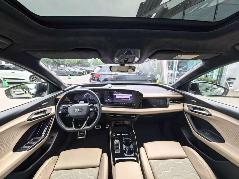 Audi Q6L e-tron, 2025 — фото 6 из 11