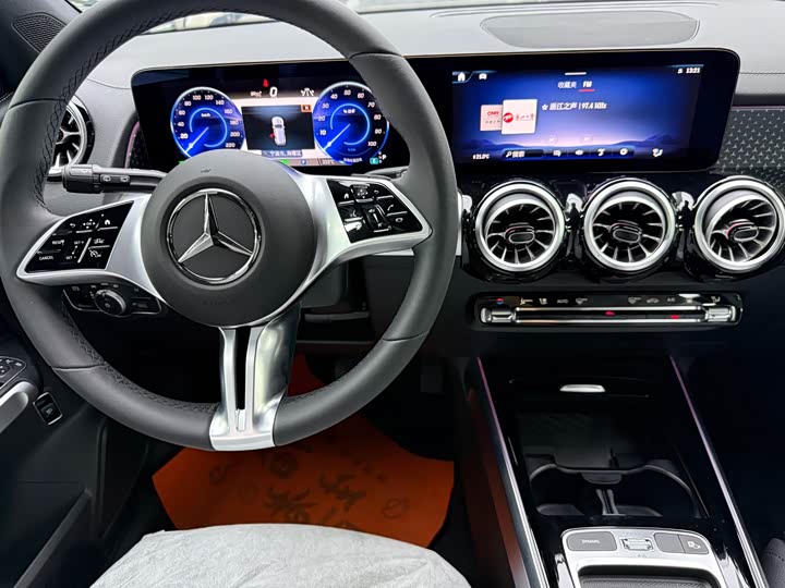 Mercedes-Benz EQB, 2026 — фото 4 из 9