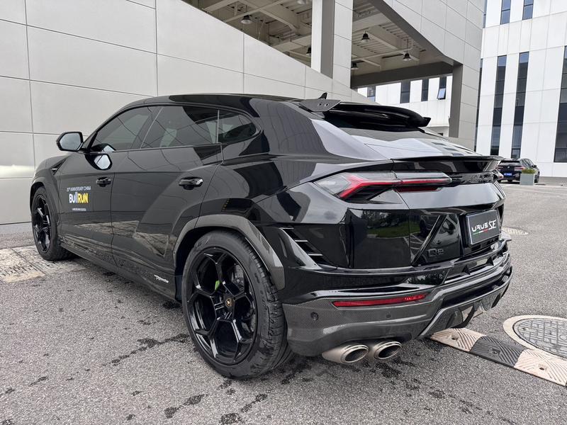 Lamborghini Urus, 2023 — фото 5 из 12