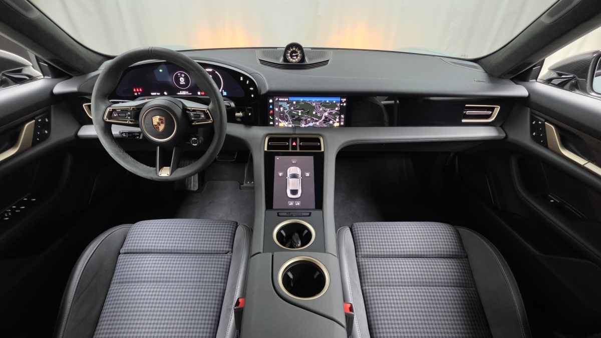 Porsche Taycan, 2024 — фото 7 из 12