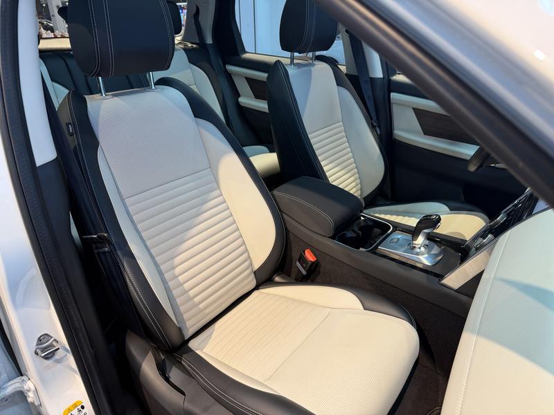 Land Rover Discovery Sport Hybrid, 2022 — фото 10 из 12