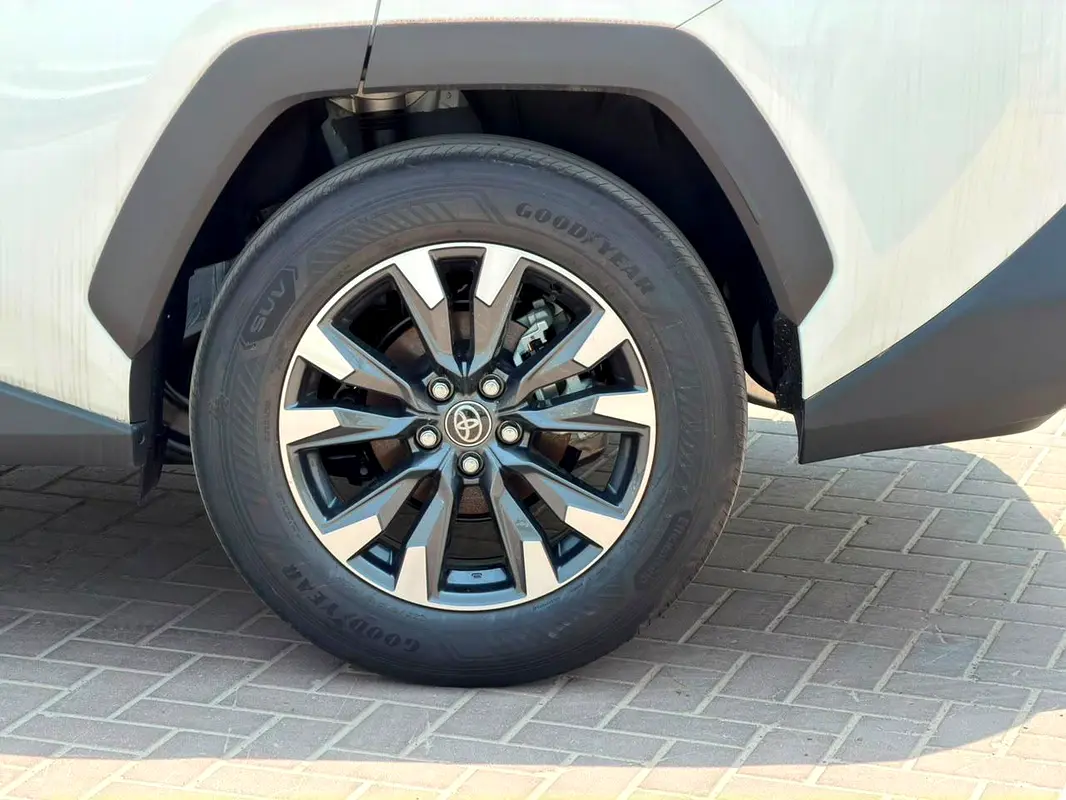 Toyota Rav 4, 2026 — фото 6 из 10