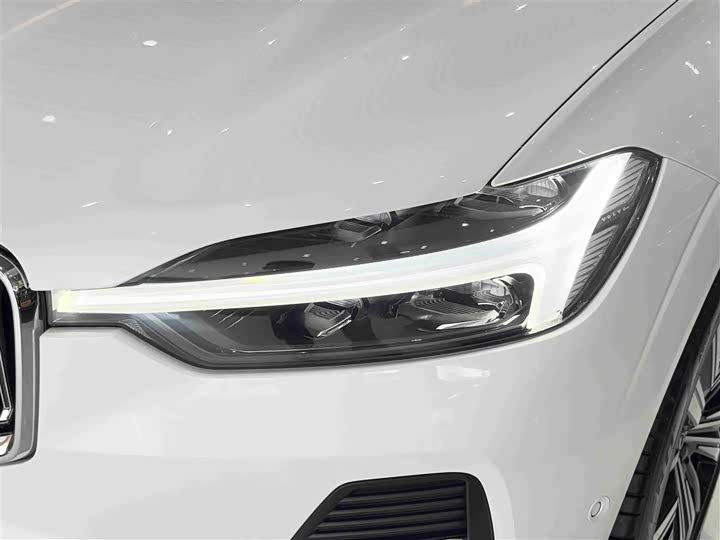 Volvo XC60 Hybrid, 2022 — фото 7 из 12