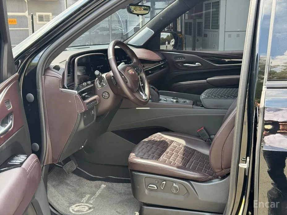 Cadillac Escalade, 2023 — фото 10 из 10
