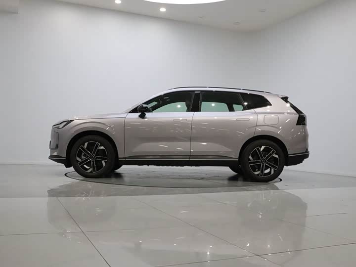 Volvo XC70 Hybrid, 2025 — фото 9 из 9