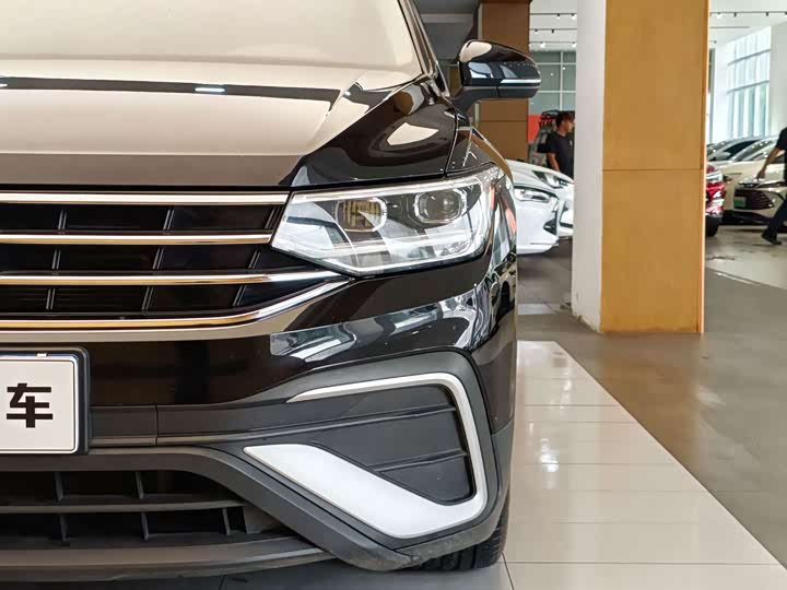 Volkswagen Tiguan L Pro, 2022 — фото 2 из 9