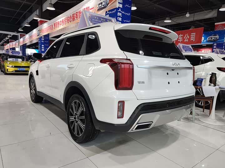 Kia Sportage GT-line, 2023 — фото 7 из 9