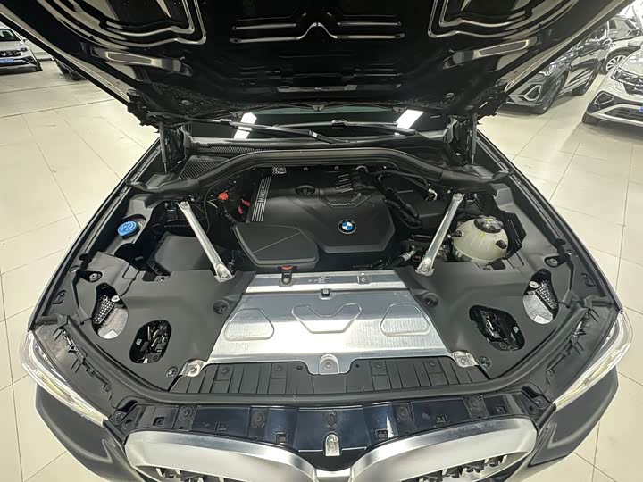 BMW X4, 2022 — фото 8 из 9
