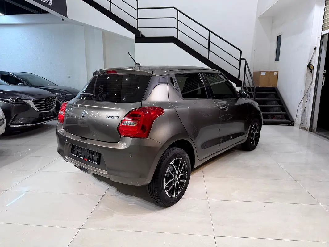 Suzuki Swift, 2023 — фото 7 из 10