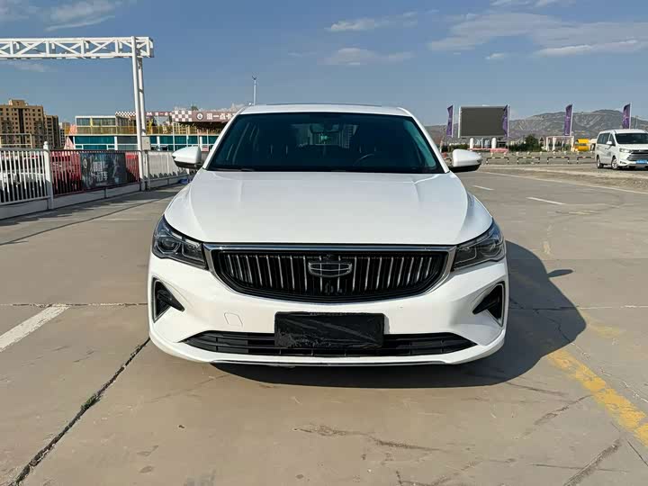 Geely Emgrand, 2023 — фото 2 из 9