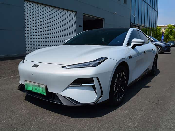 Geely Galaxy E8, 2024 — купить в Саратове под ключ