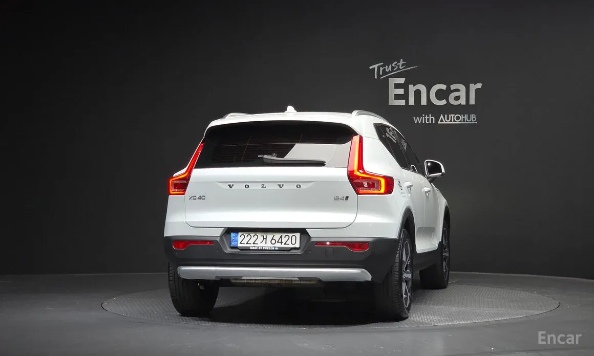 Volvo XC40, 2022 — фото 4 из 12